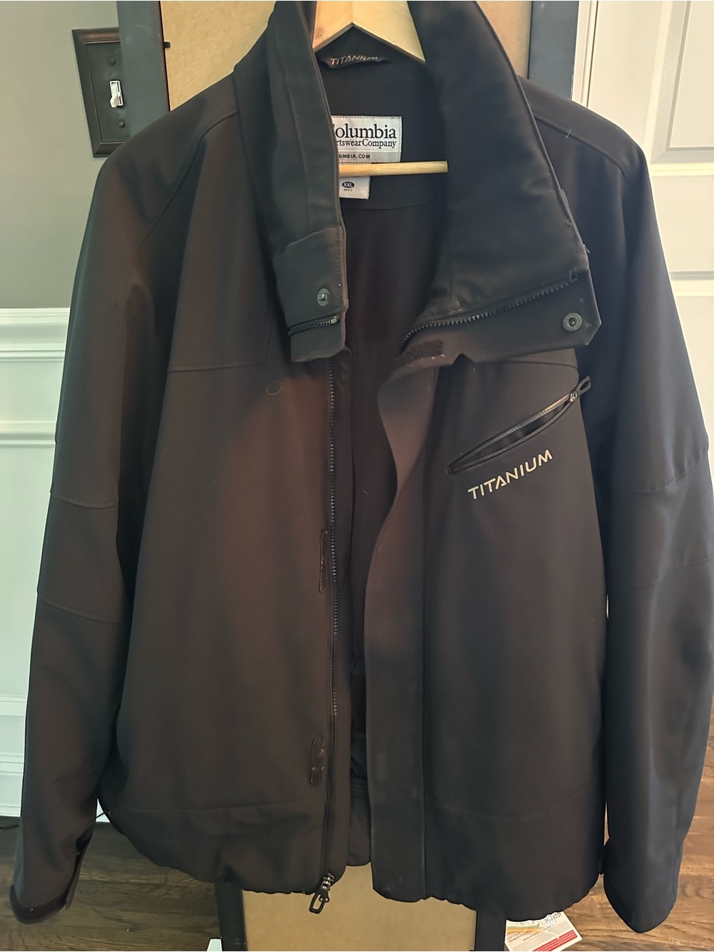 Columbia Titanium Men’s Black Softshell Jacket Size XXL
